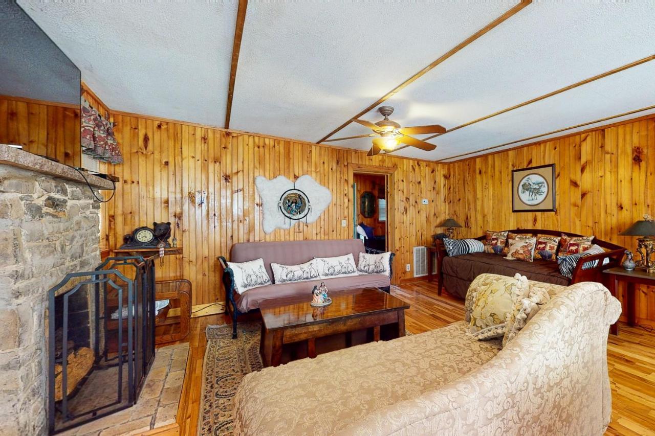 Tweeting Brook Villa Гетлинбург Екстериор снимка